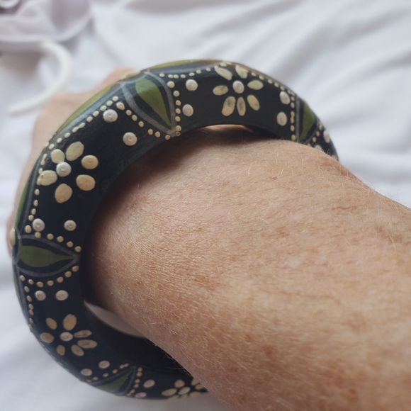 Womens, Ladies, or Girls wooden handprints bracelet - Picture 2 of 6